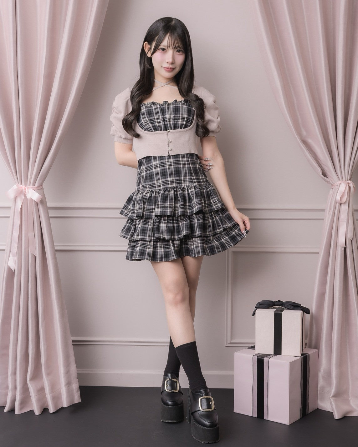 モデル身長：152cm/着用カラー：ピンク×ブラック