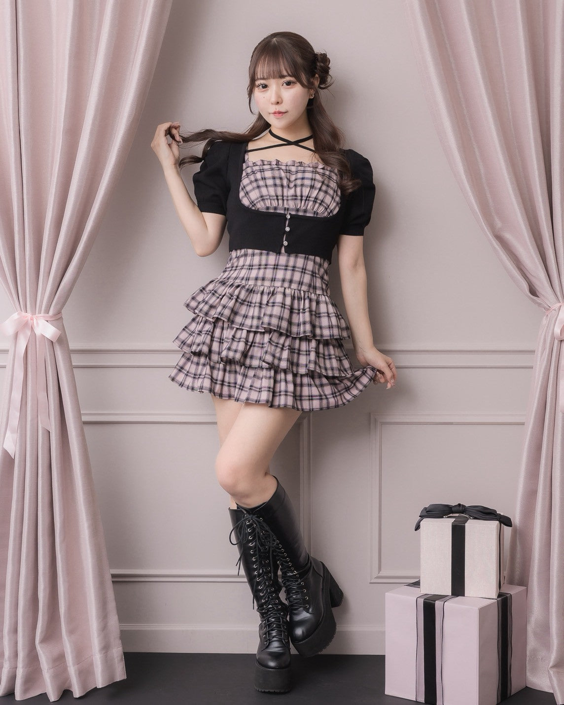モデル身長：157cm/着用カラー：ブラック×ピンク