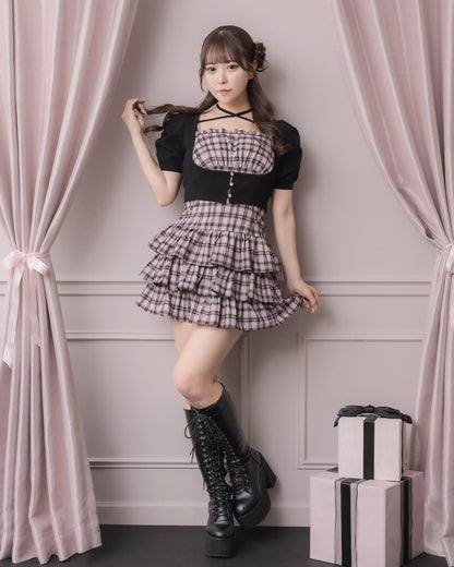 モデル身長：157cm/着用カラー：ブラック×ピンク