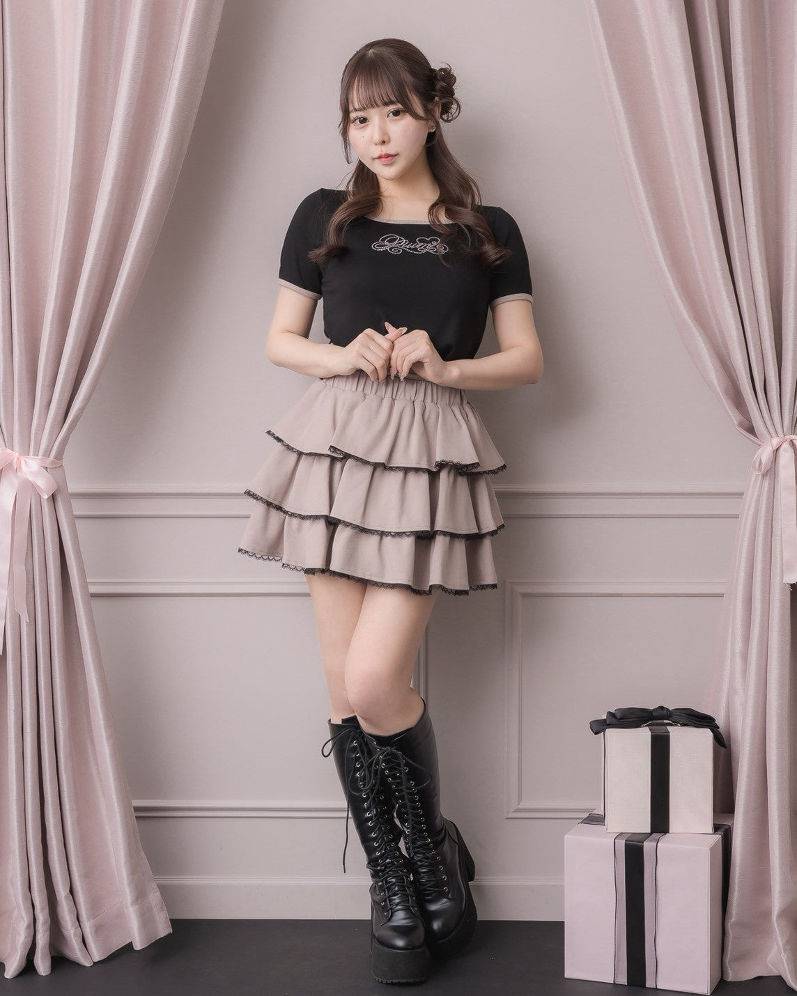 モデル身長：157cm/着用カラー：ブラック×ピンク