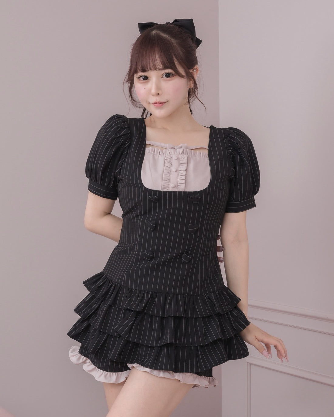 モデル身長：157cm/着用カラー：ブラックストライプ
