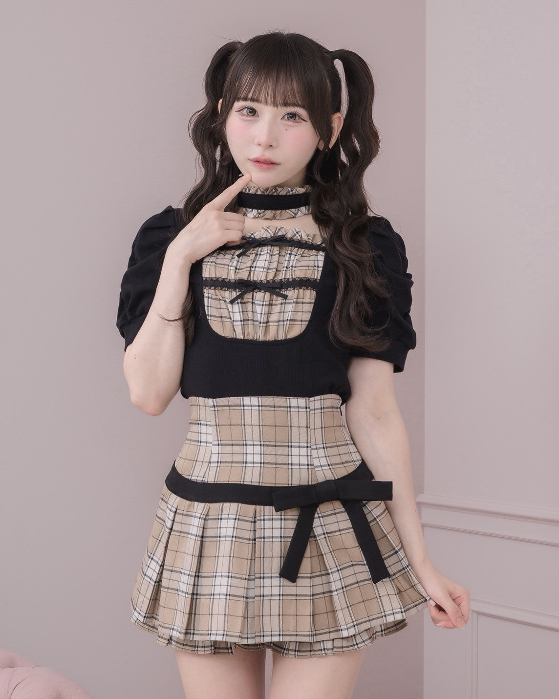 モデル身長：152cm/着用カラー：ブラック×ベージュチェック