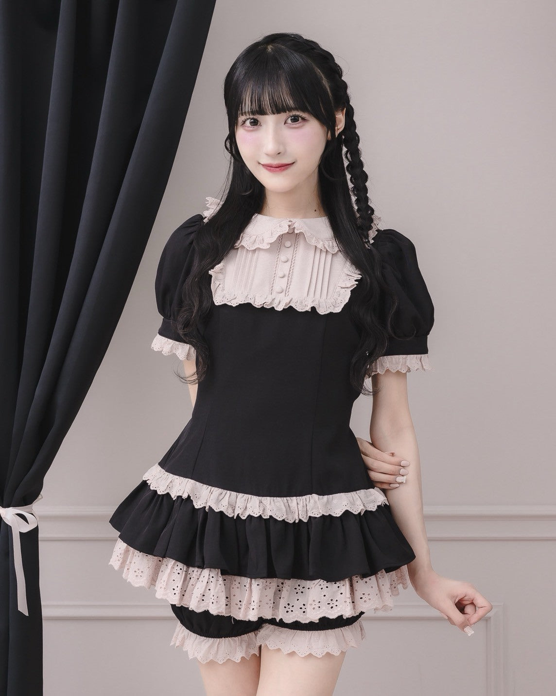 モデル身長：157cm/着用カラー : ブラック×ピンク