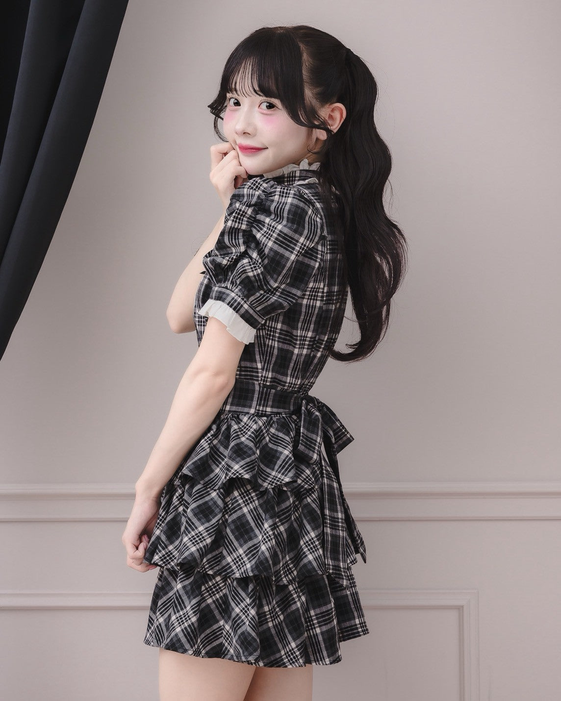モデル身長：151cm/着用カラー : ブラックチェック