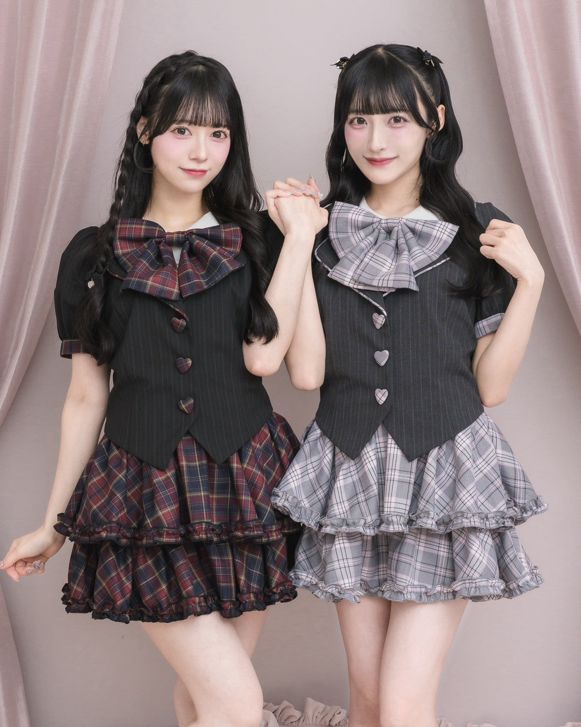 （左）モデル身長：155cm/着用カラー：レッドチェック（右）モデル身長：157cm/着用カラー：グレーチェック