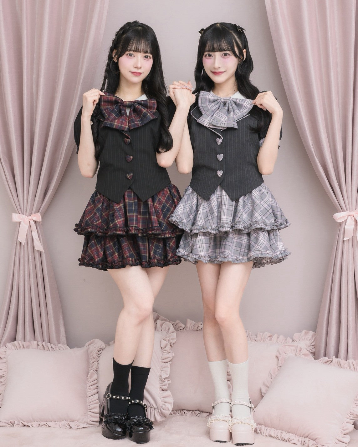 （左）モデル身長：155cm/着用カラー：レッドチェック（右）モデル身長：157cm/着用カラー：グレーチェック