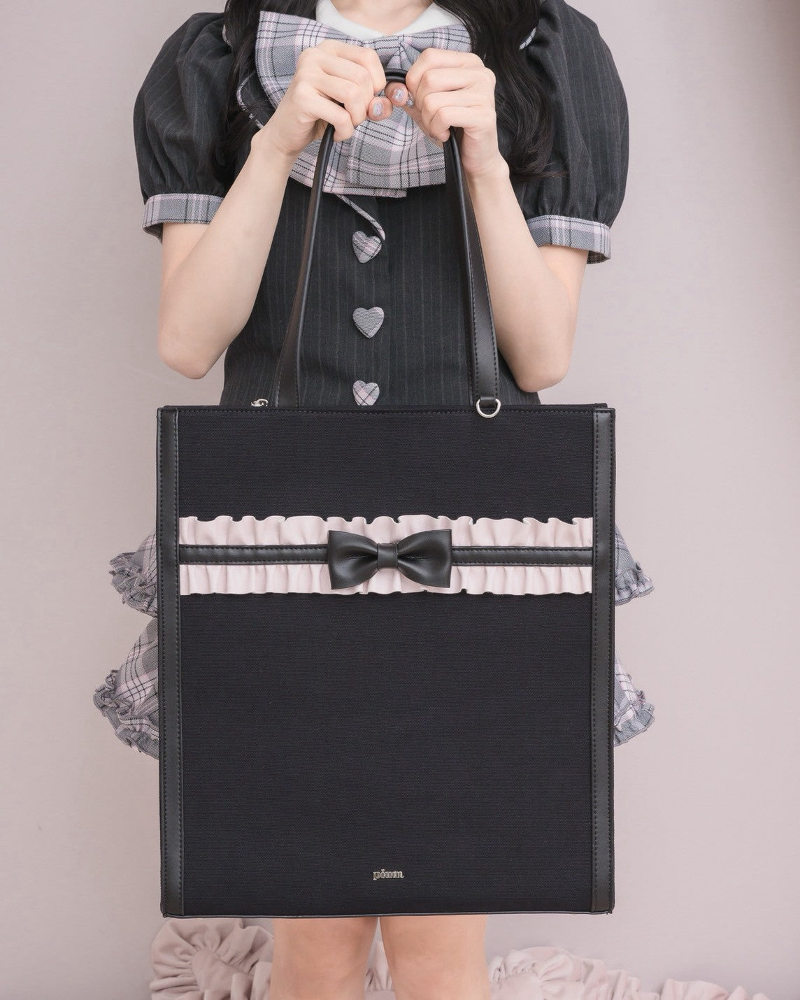 カラー：ブラック×ピンク