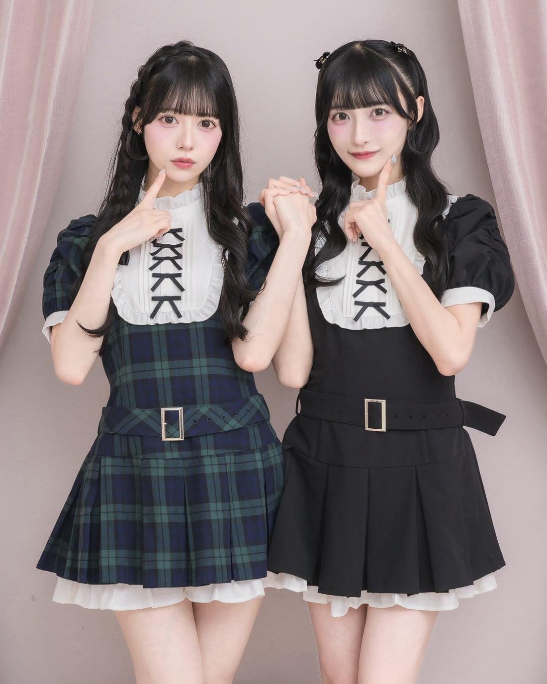 （左）モデル身長：155cm/着用カラー：グリーンチェック（右）モデル身長：157cm/着用カラー：ブラック