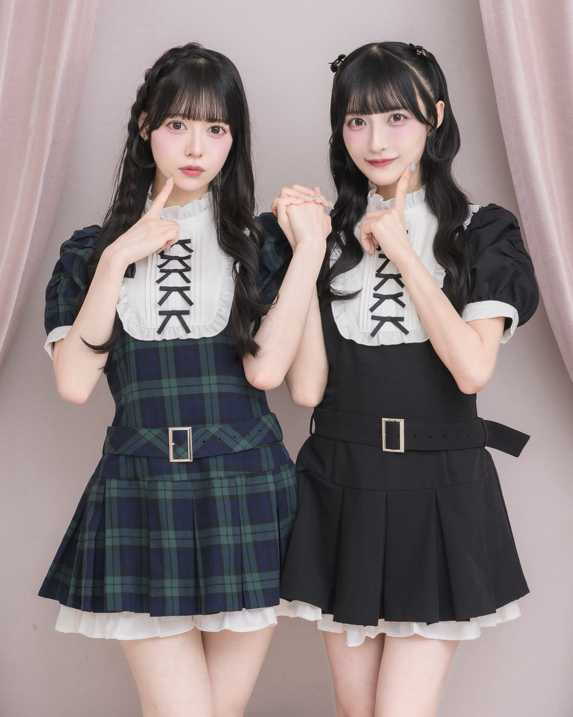 （左）モデル身長：155cm/着用カラー：グリーンチェック（右）モデル身長：157cm/着用カラー：ブラック