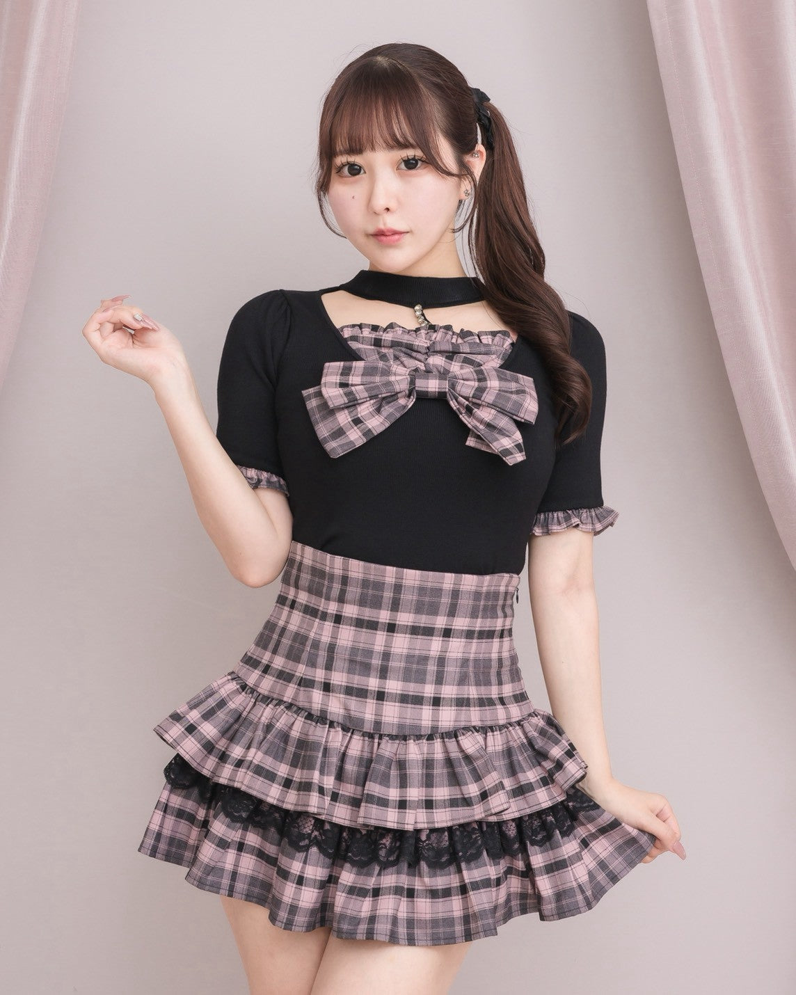 モデル身長：157cm/着用カラー：ブラック×ピンク