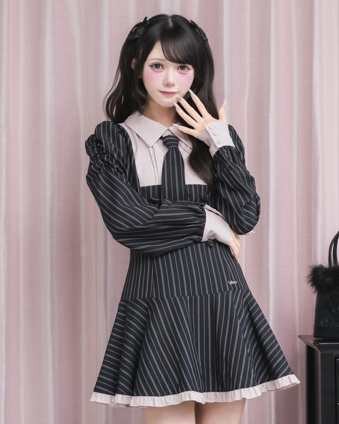 モデル身長：154cm/着用カラー:ブラックストライプ