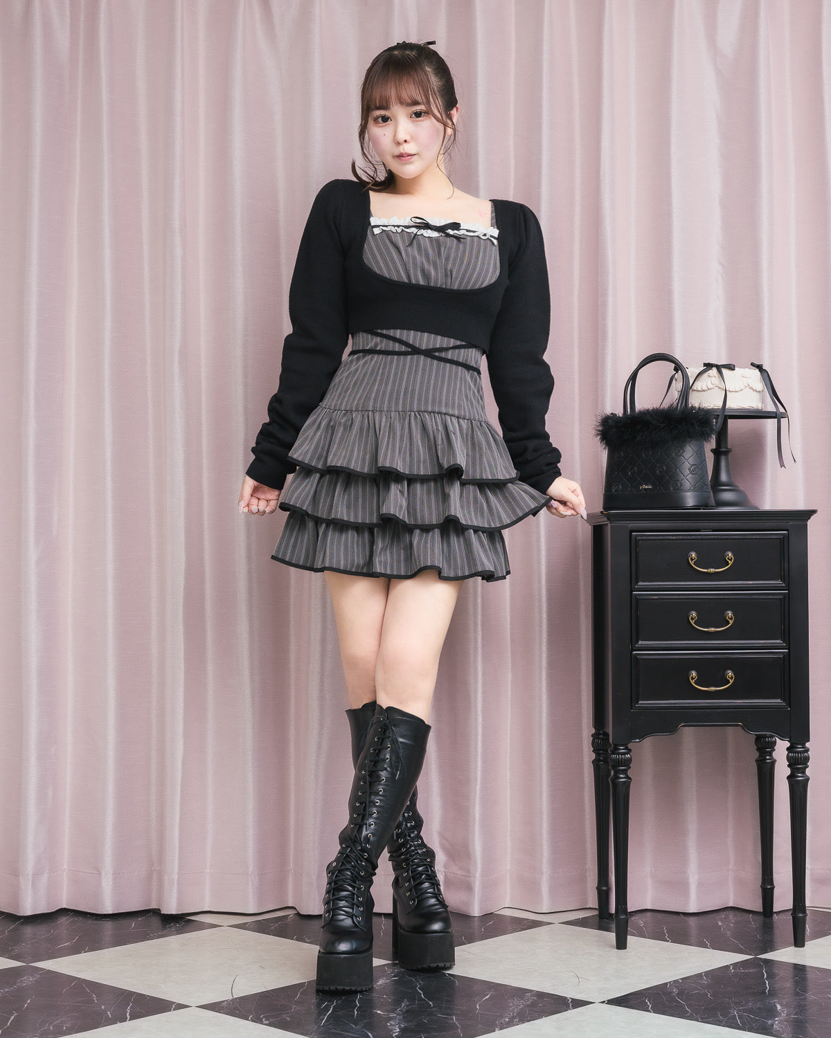 モデル身長：157cm/着用カラー:チャコールストライプ