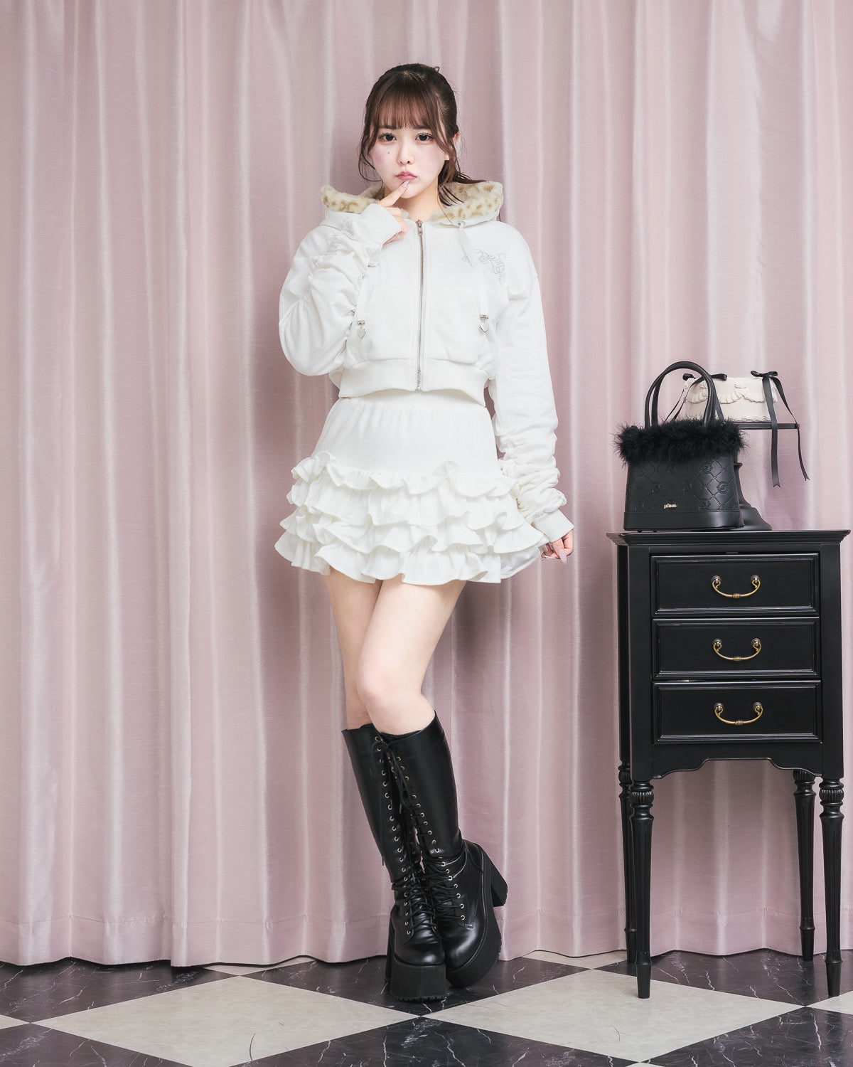 モデル身長：157cm/着用カラー :ホワイト×レオパード
