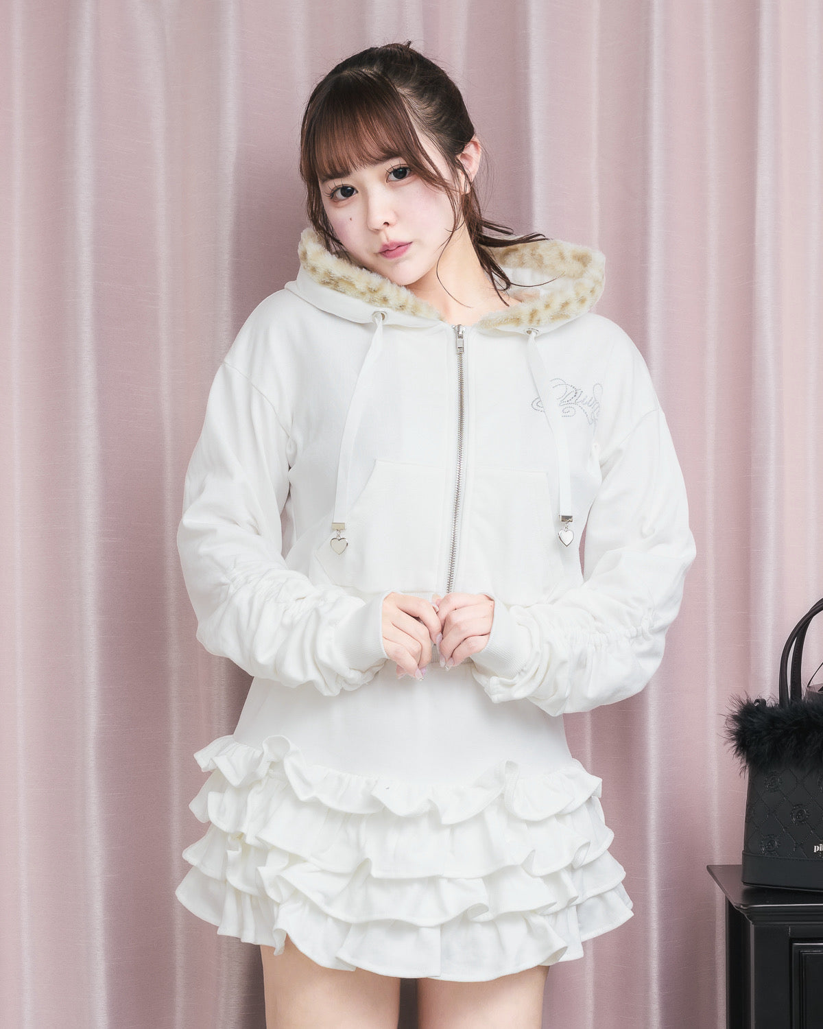 モデル身長：157cm/着用カラー :ホワイト×レオパード