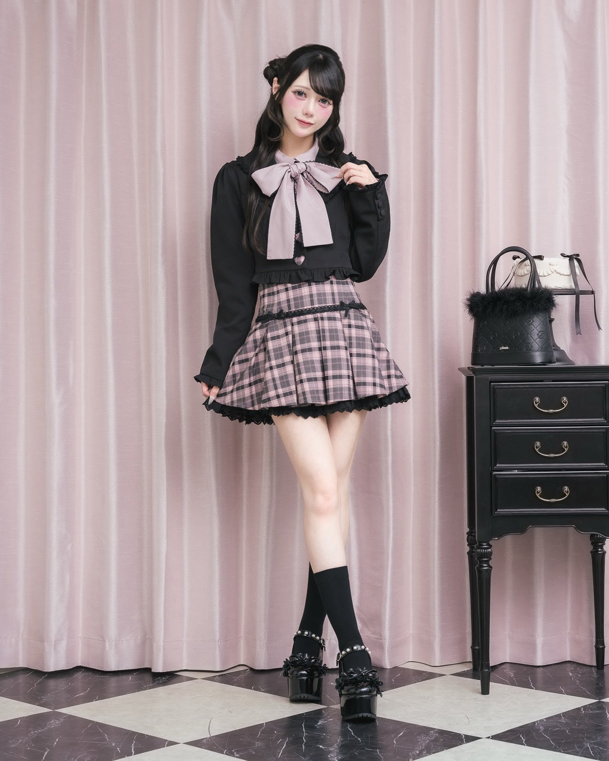 モデル身長：154cm/着用カラー:ブラック