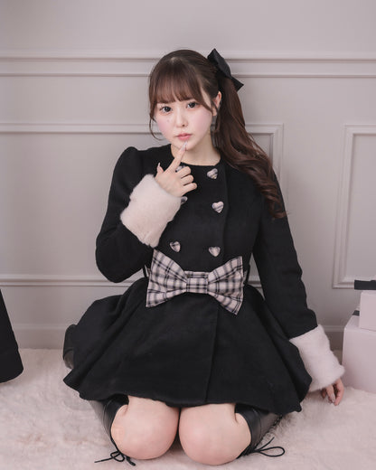 モデル身長：157cm/着用カラー：ブラック×ピンク