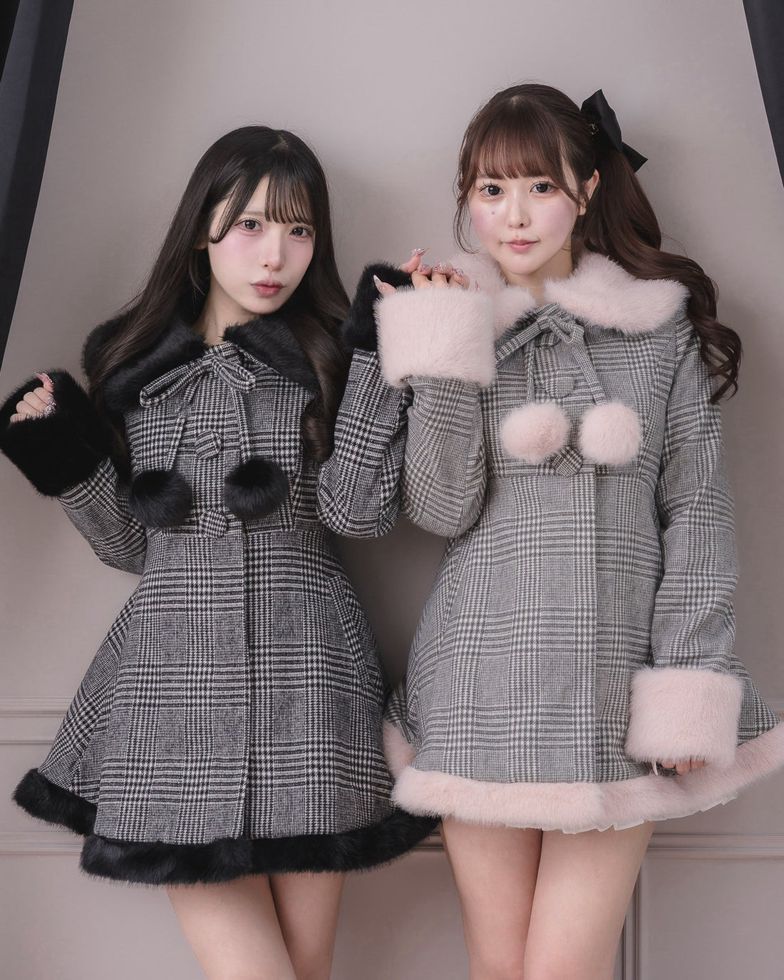 （左）モデル身長：152cm/着用カラー：ブラック（右）モデル身長：157cm/着用カラー：グレーチェック