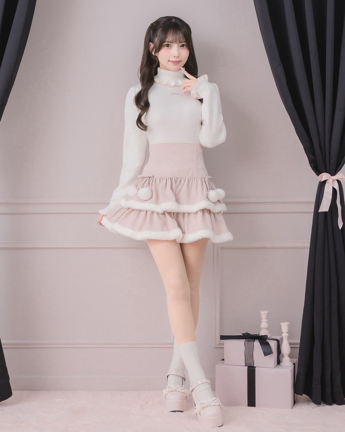 モデル身長：154cm/着用カラー：ホワイト×ピンク