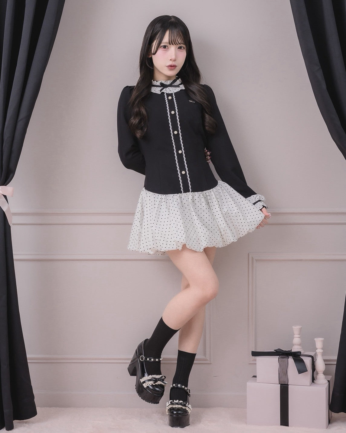 モデル身長：152cm/着用カラー：ブラック×ホワイト