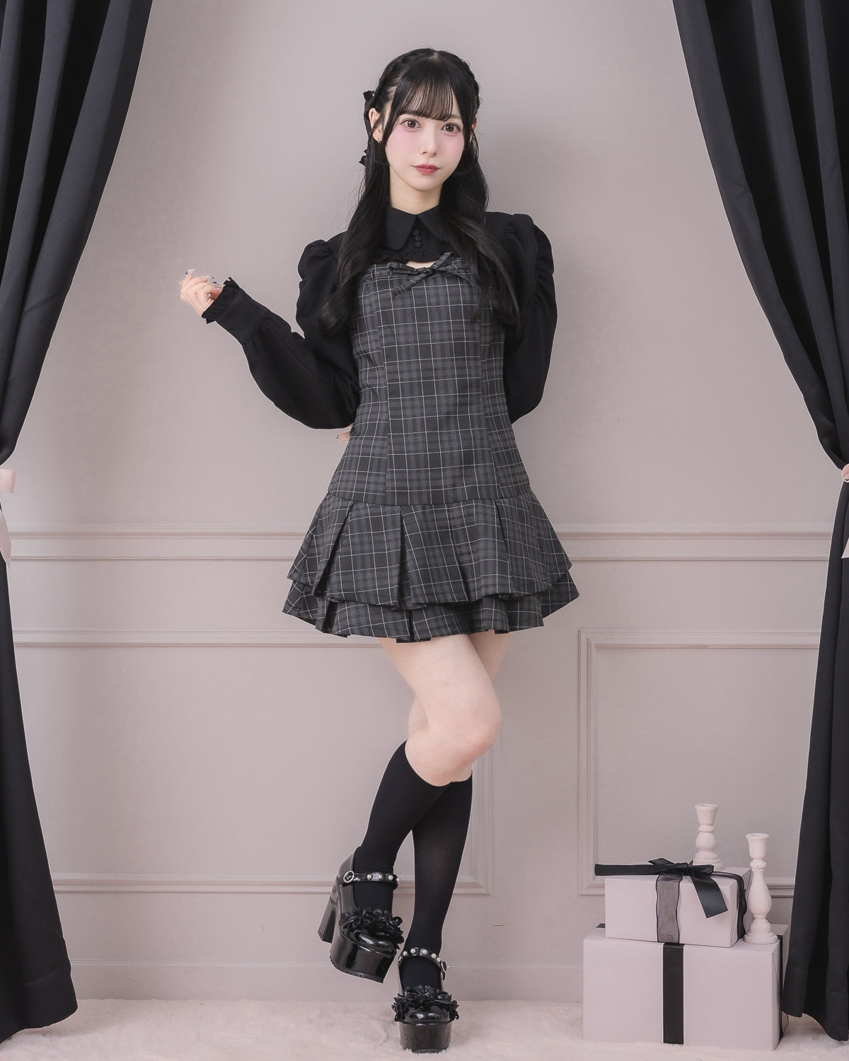 カットアウトレイヤードプリーツミニワンピース – pium