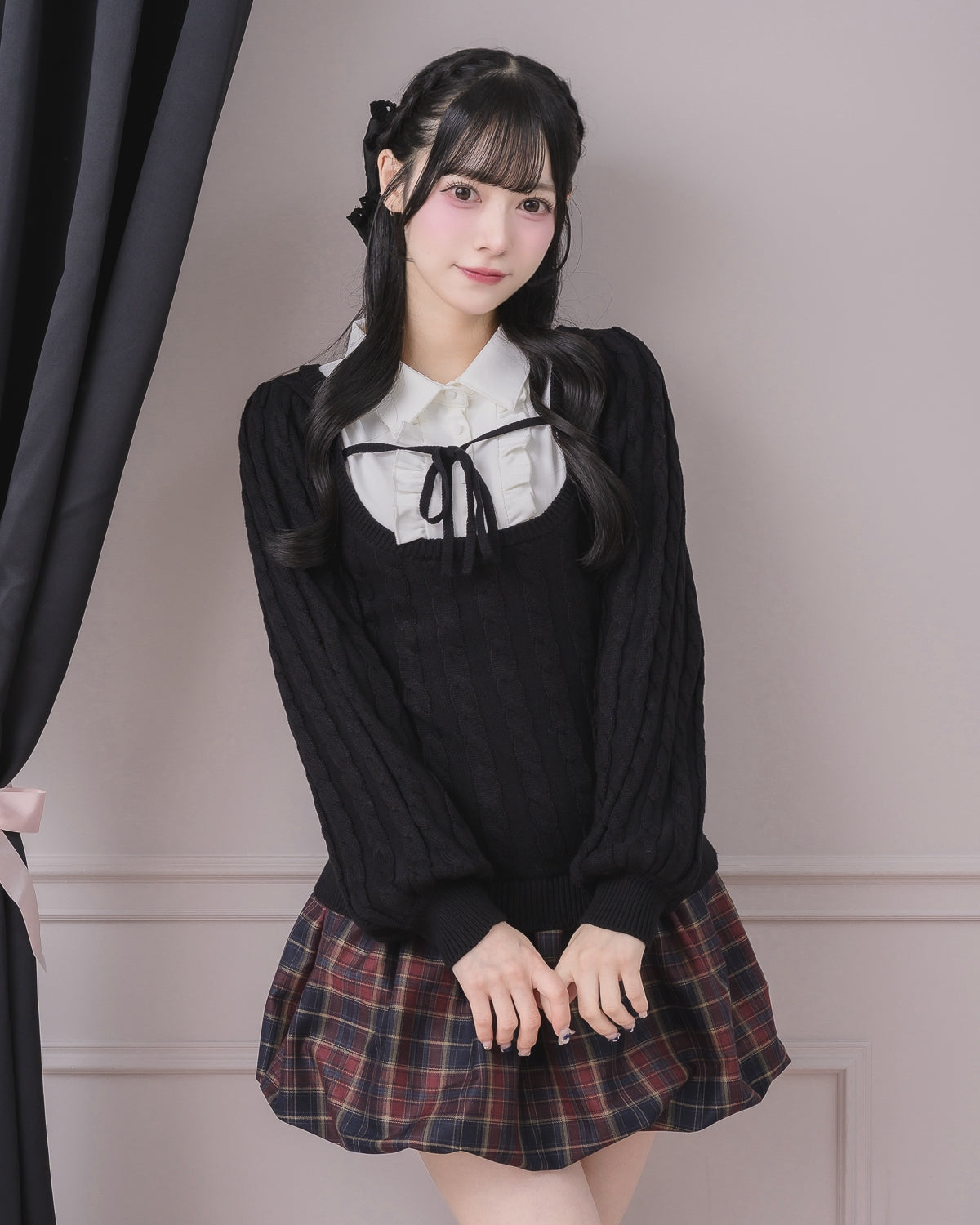 モデル身長：155cm/着用カラー：ブラック×レッド