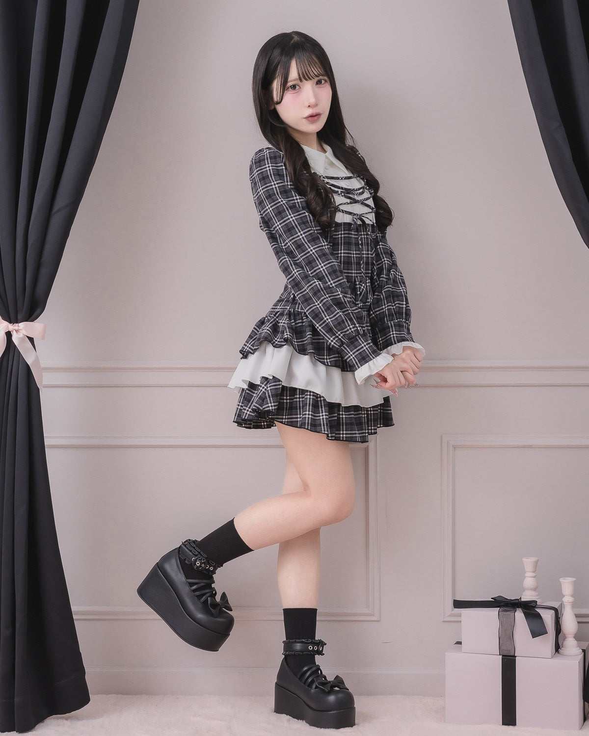 モデル身長：152cm/着用カラー：ブラックチェック