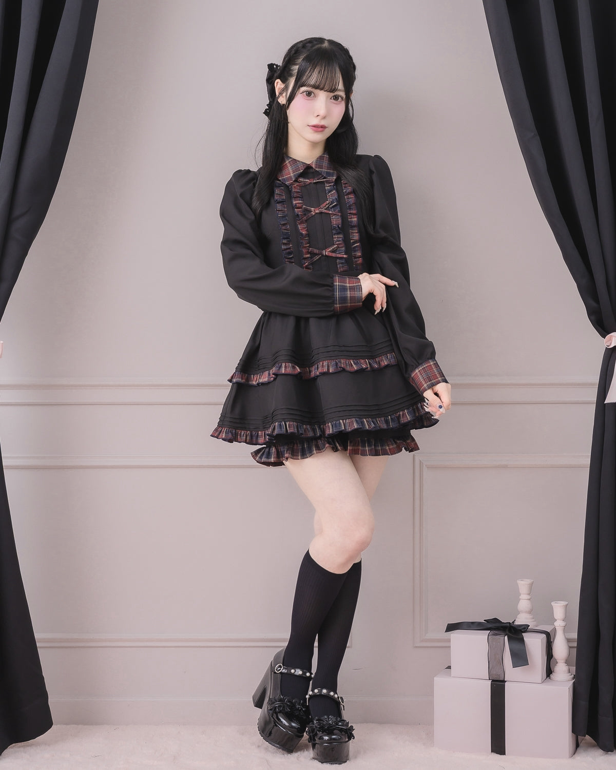 モデル身長：155cm/着用カラー：レッドチェック