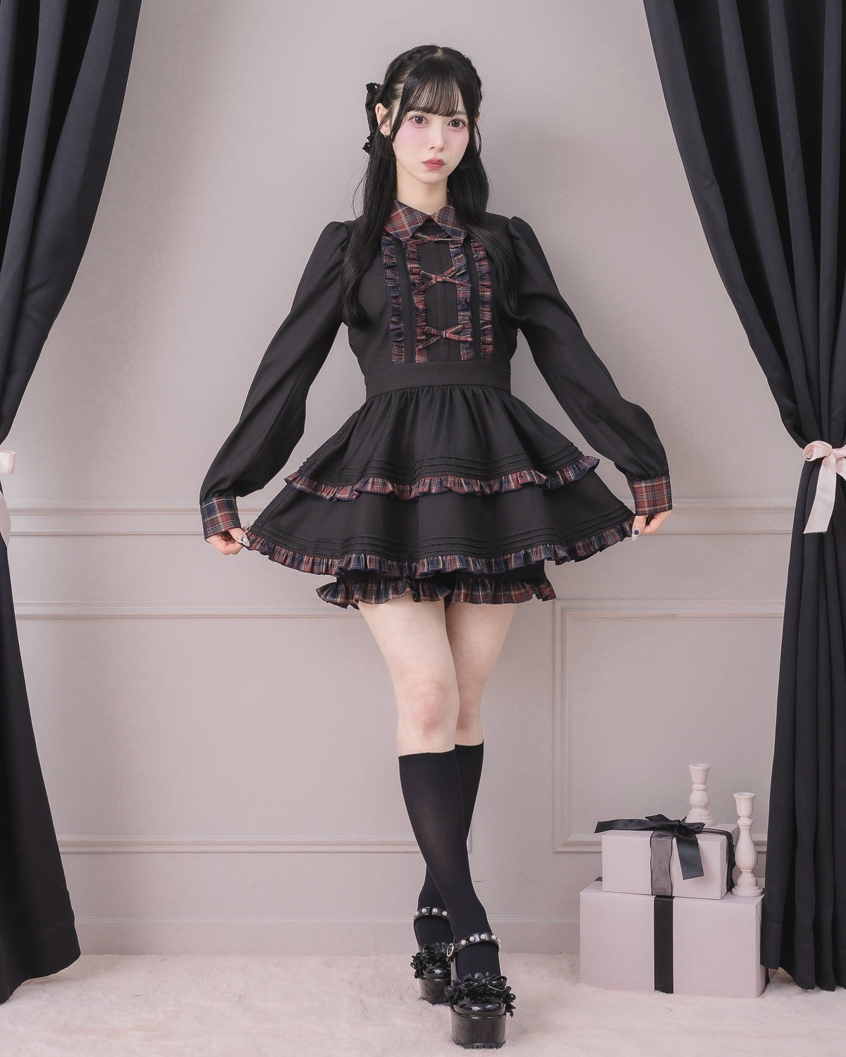 モデル身長：155cm/着用カラー：レッドチェック