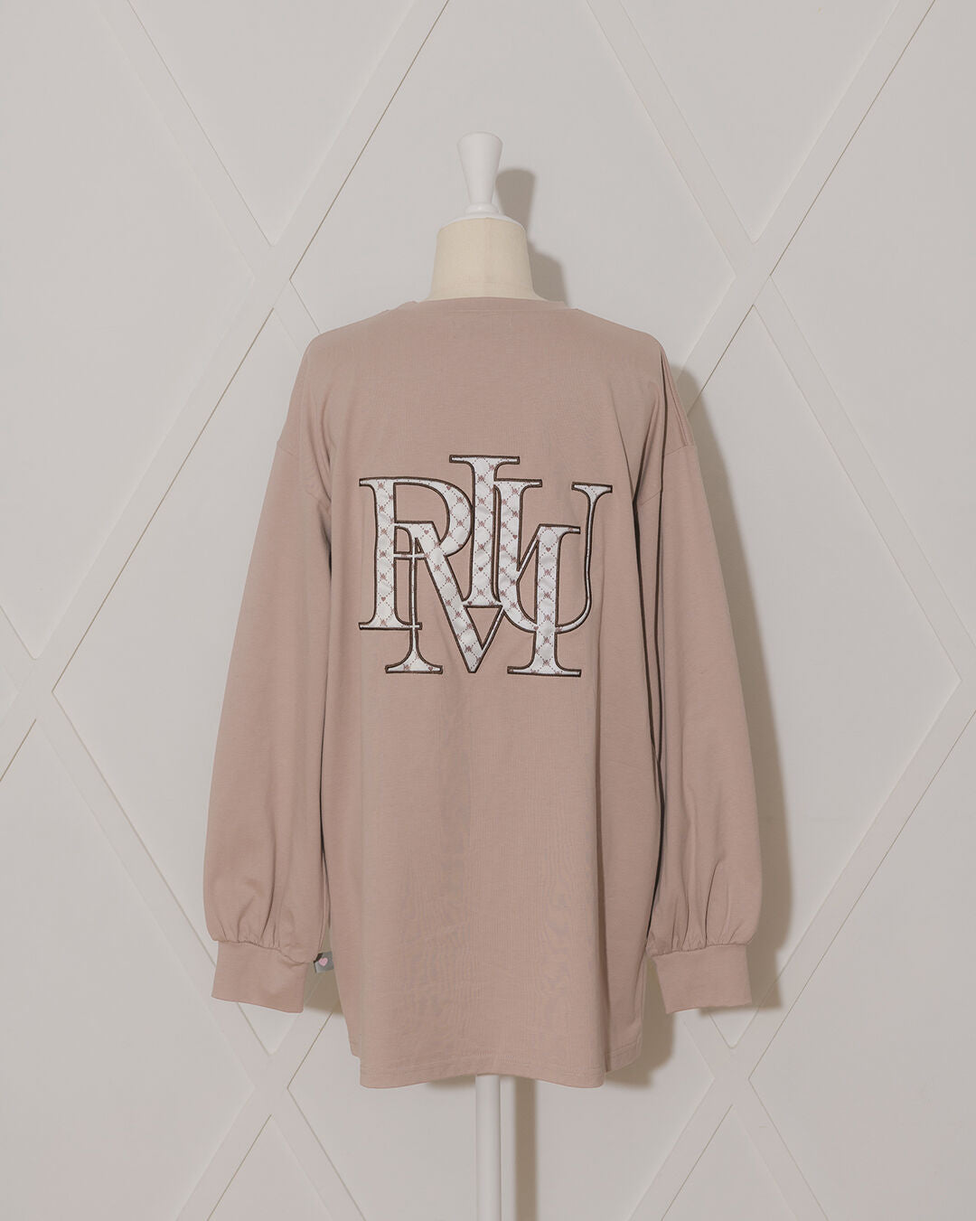 バックロゴpiumモノグラムロングTシャツ