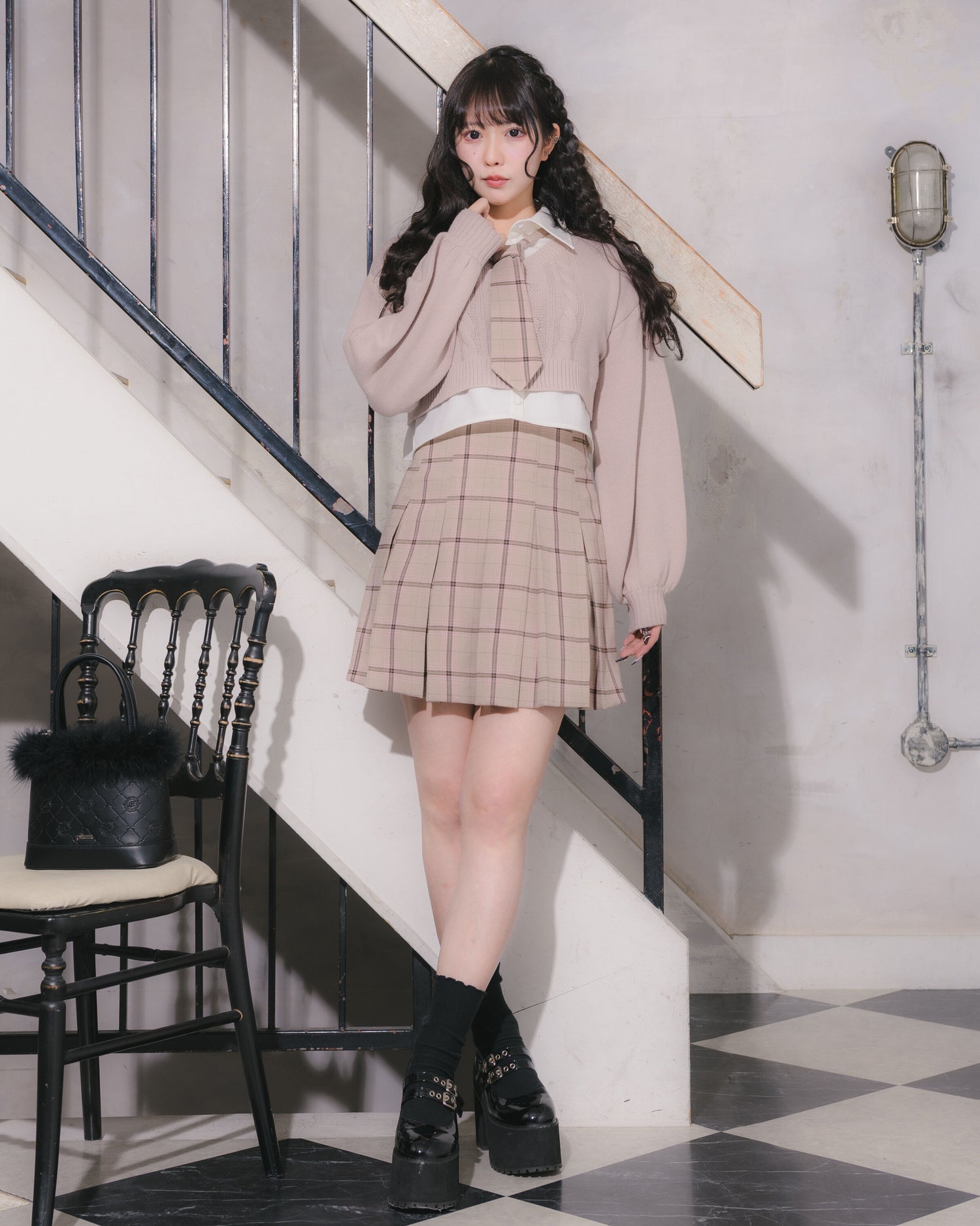 ネクタイ付きフレアプリーツスカート