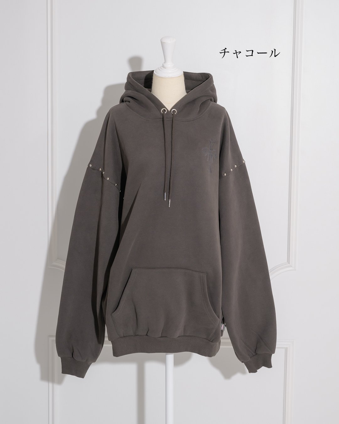 カラー:チャコール