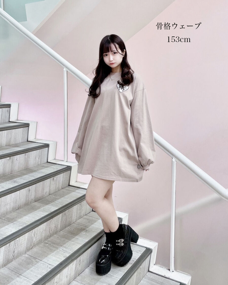 バックロゴpiumモノグラムロングTシャツ