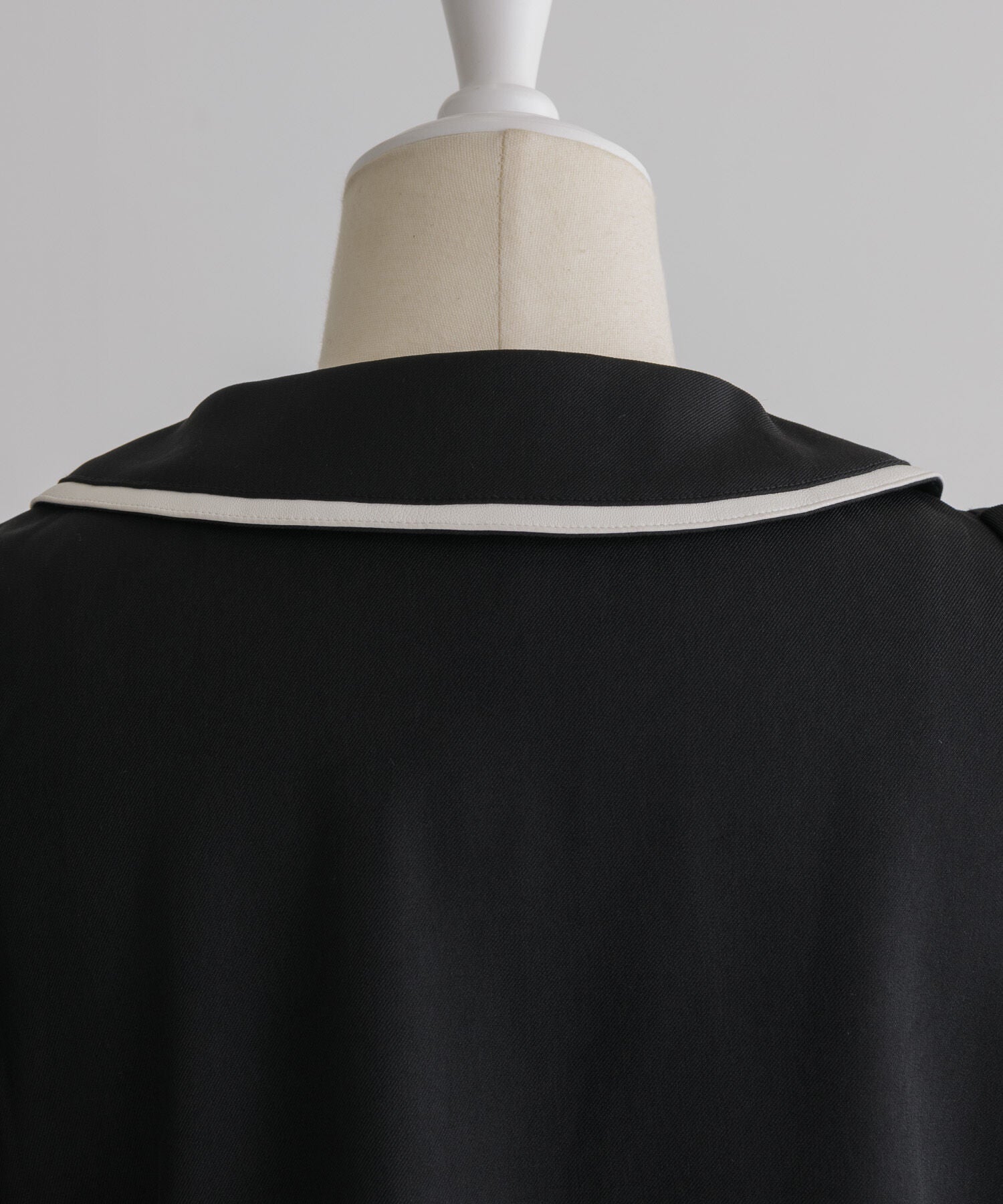 リボンタイバイカラートップス