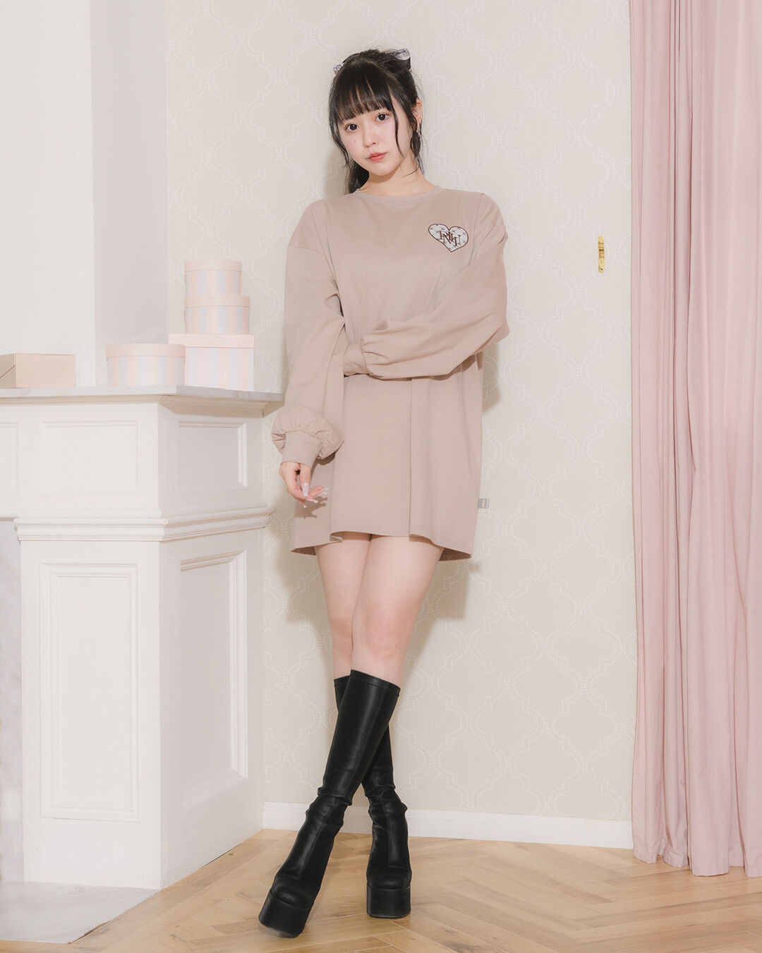 バックロゴpiumモノグラムロングTシャツ