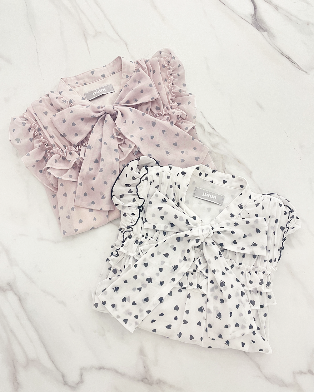 piumハートボウタイフリル半袖ブラウス