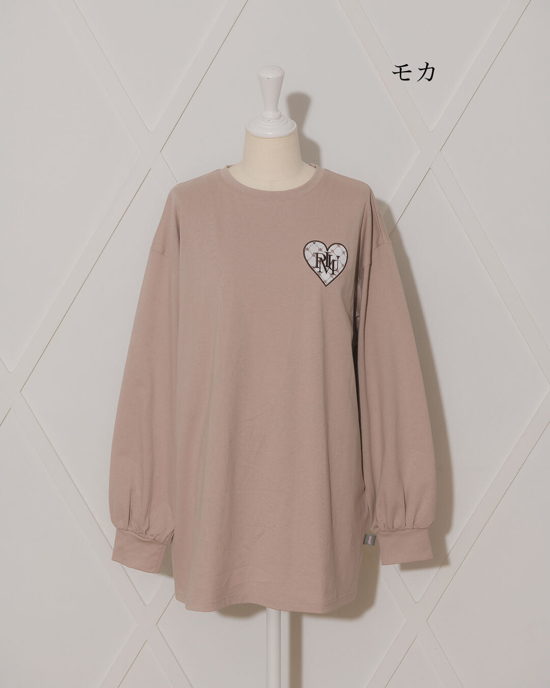 バックロゴpiumモノグラムロングTシャツ