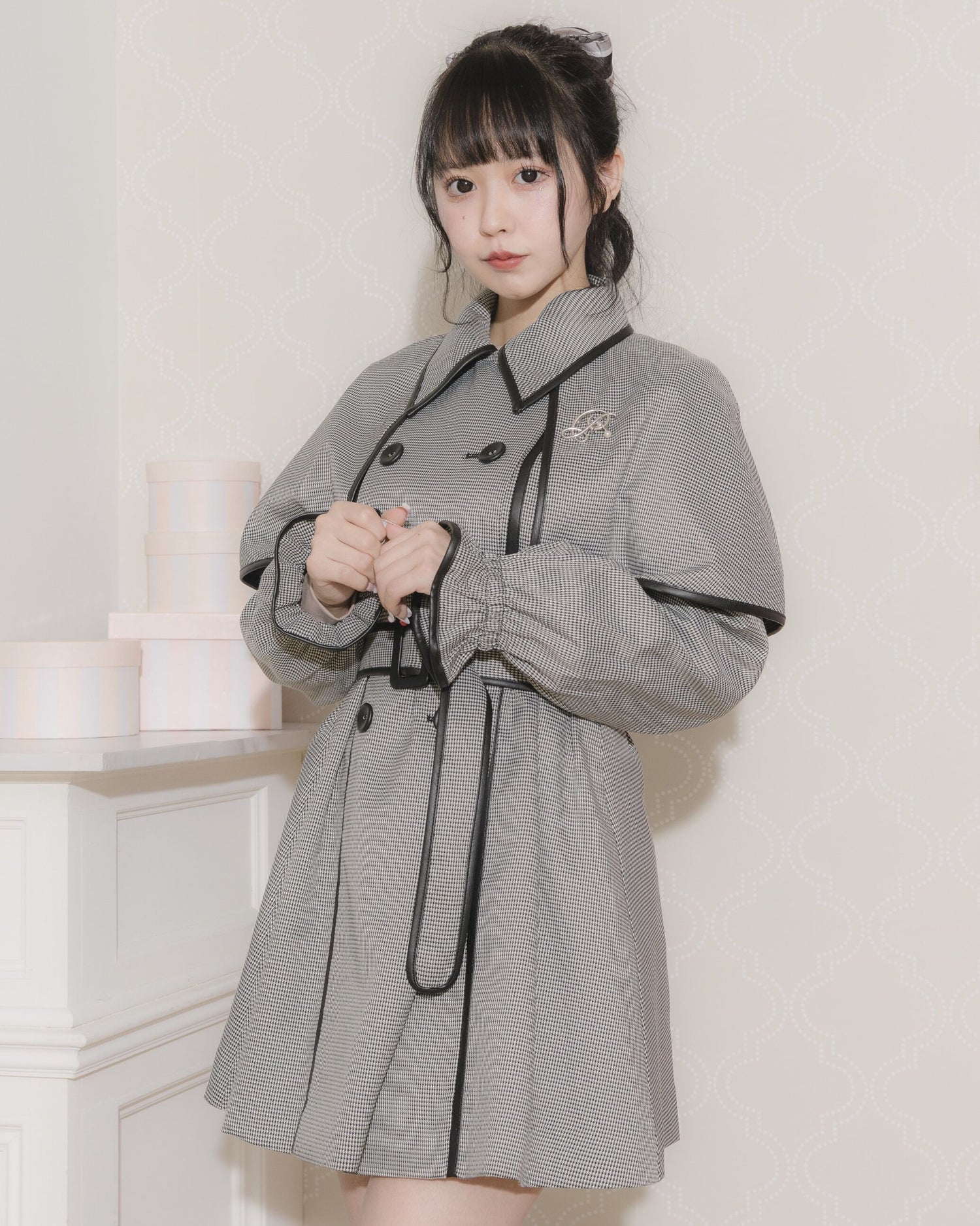 パールチャームブローチ