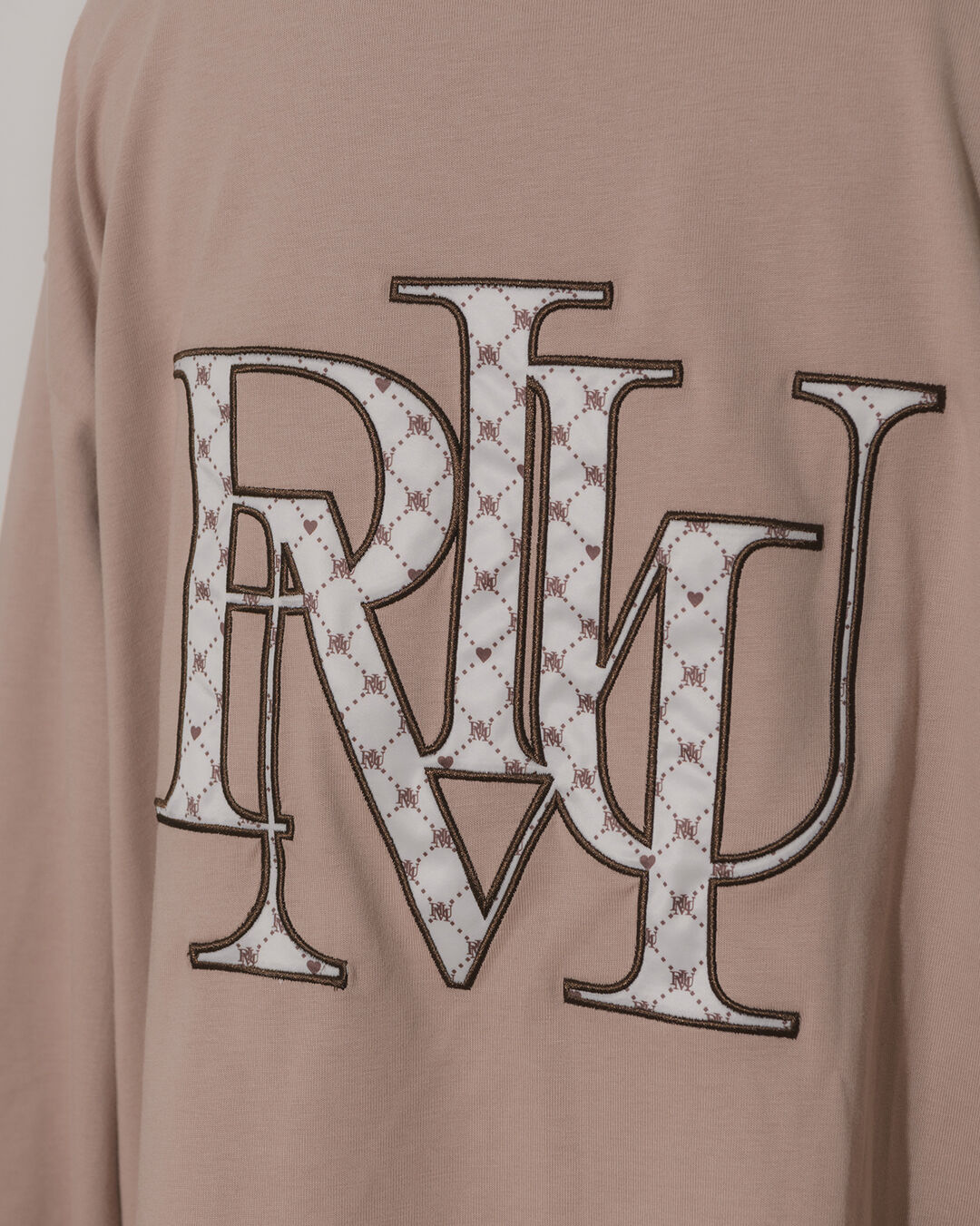 バックロゴpiumモノグラムロングTシャツ