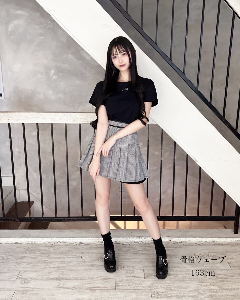 ラインストーンロゴTシャツ