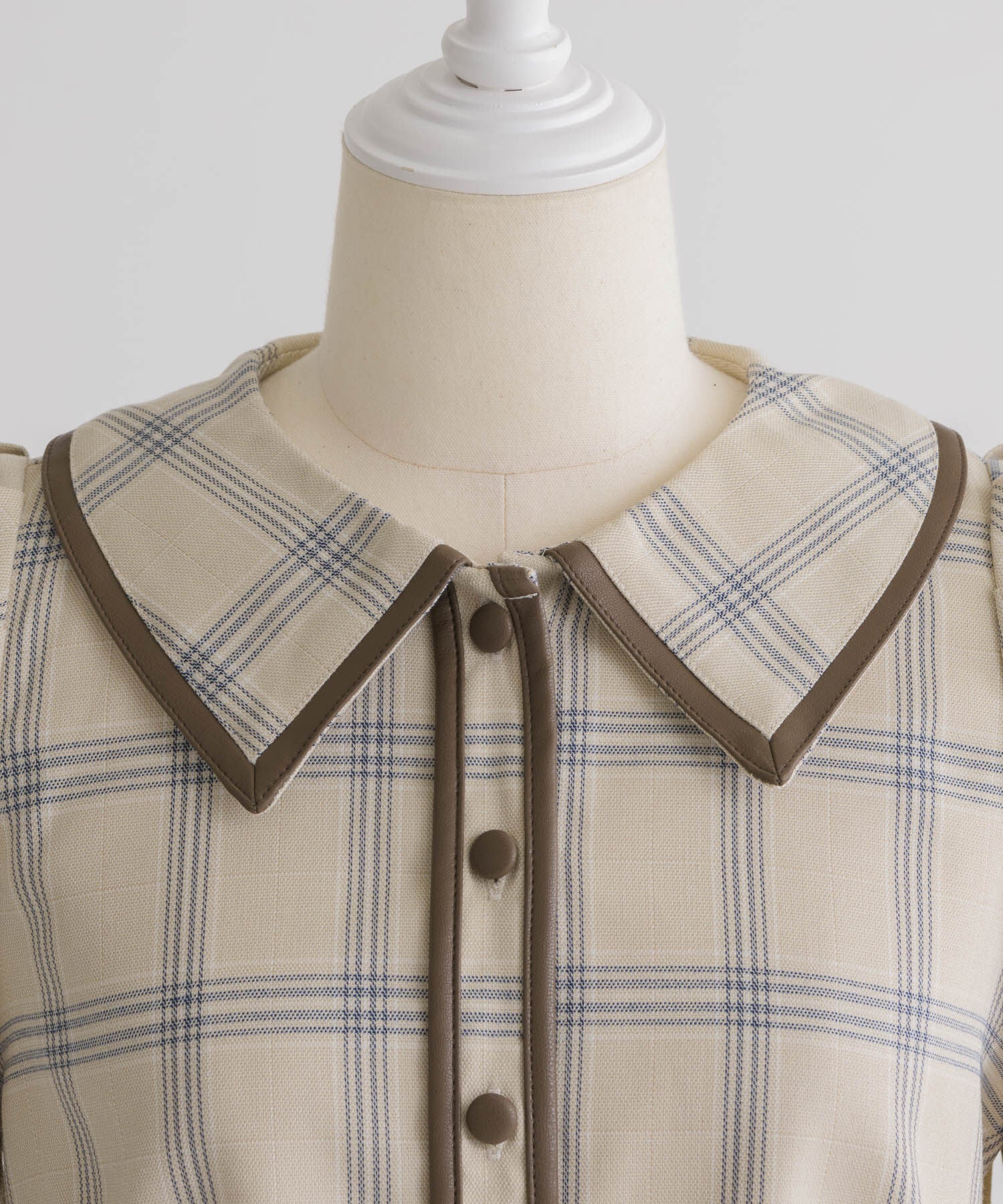 リボンタイバイカラートップス