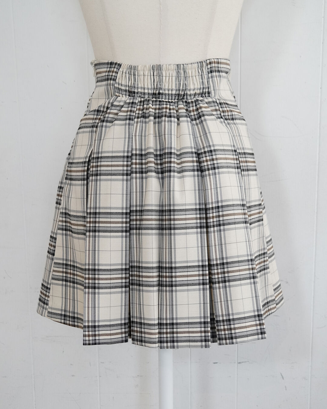 ネクタイ付きフレアプリーツスカート