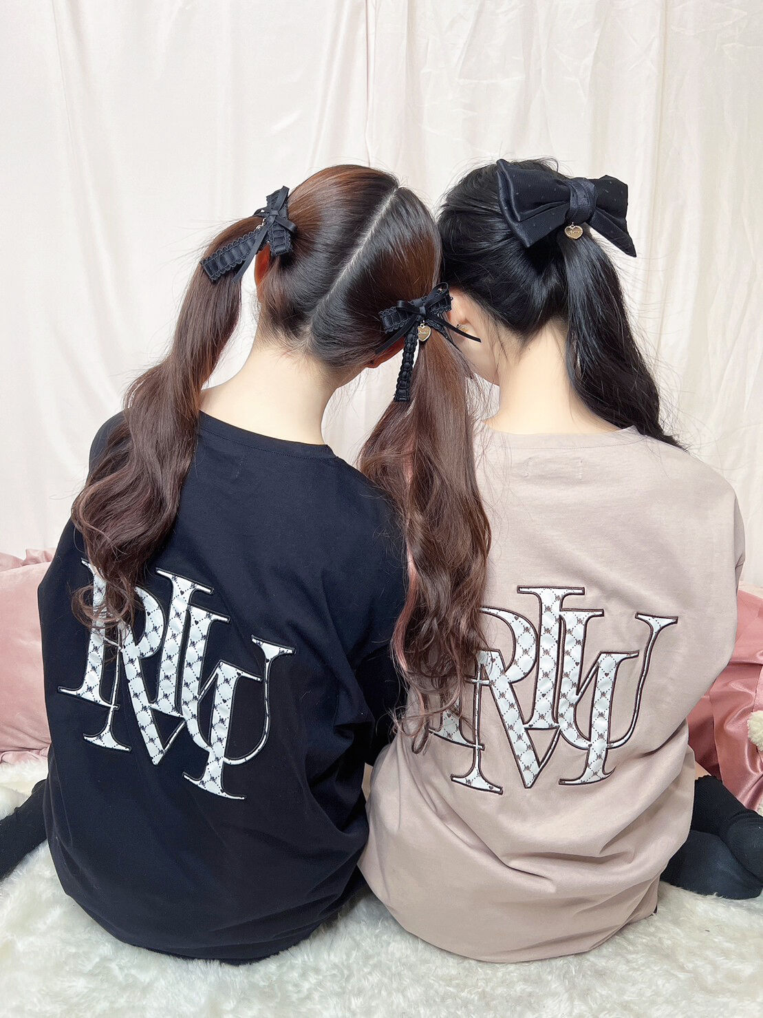 バックロゴpiumモノグラムロングTシャツ