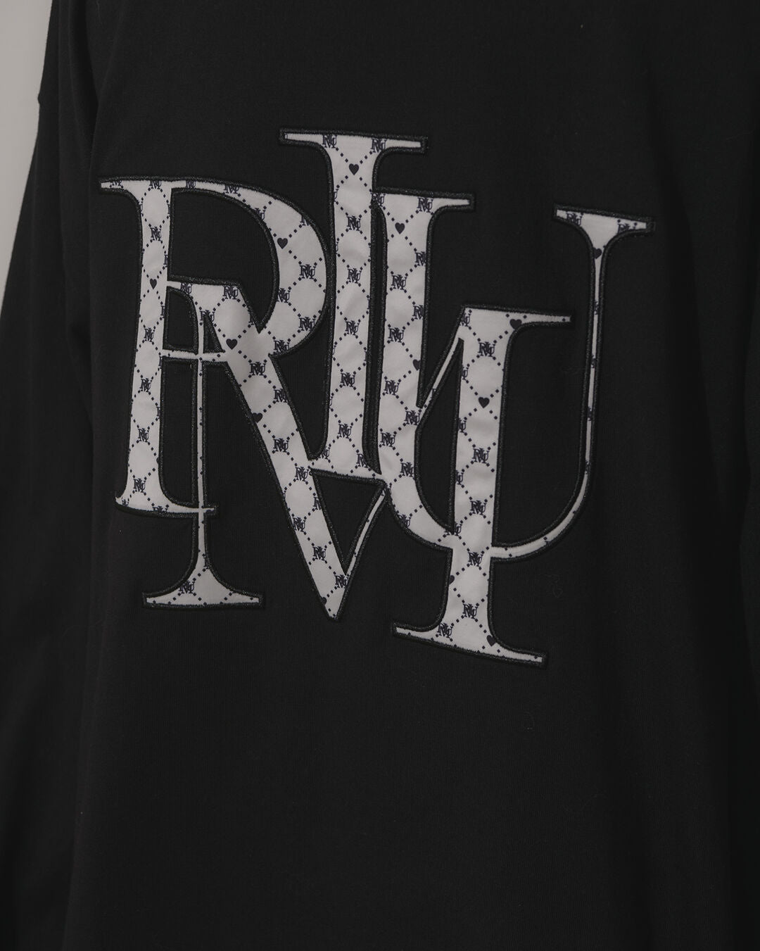 バックロゴpiumモノグラムロングTシャツ