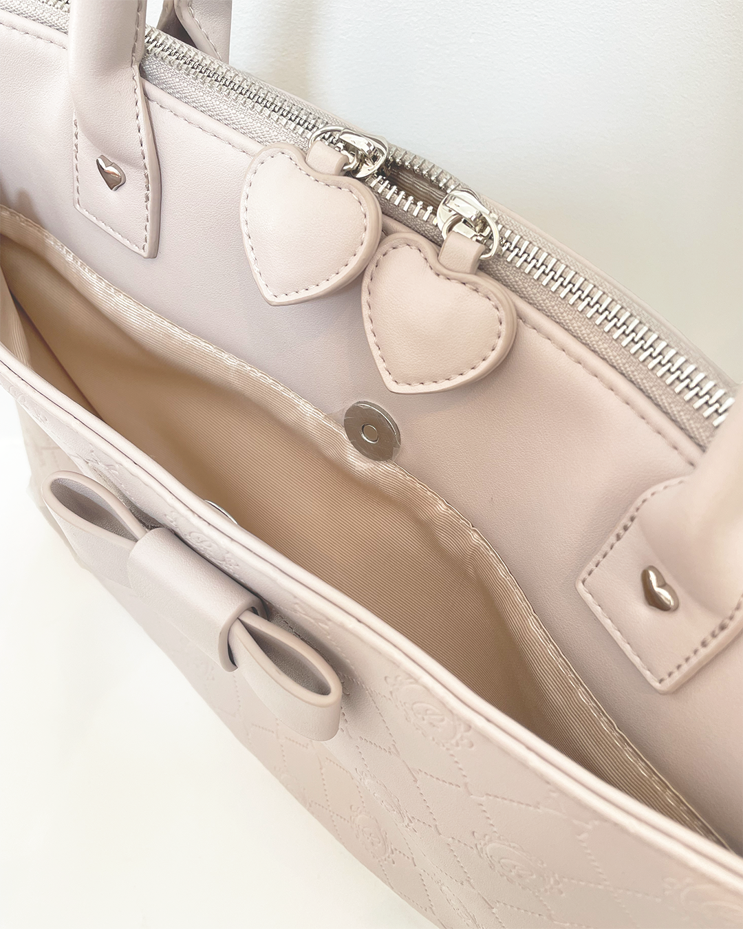 piumモノグラムPCバッグ