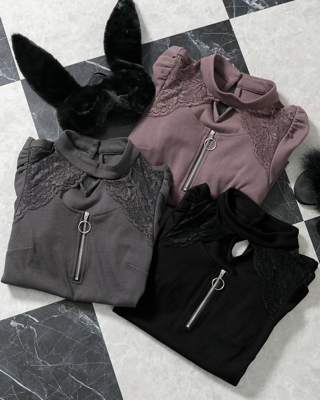 レースカットアウトハイネックカットソー