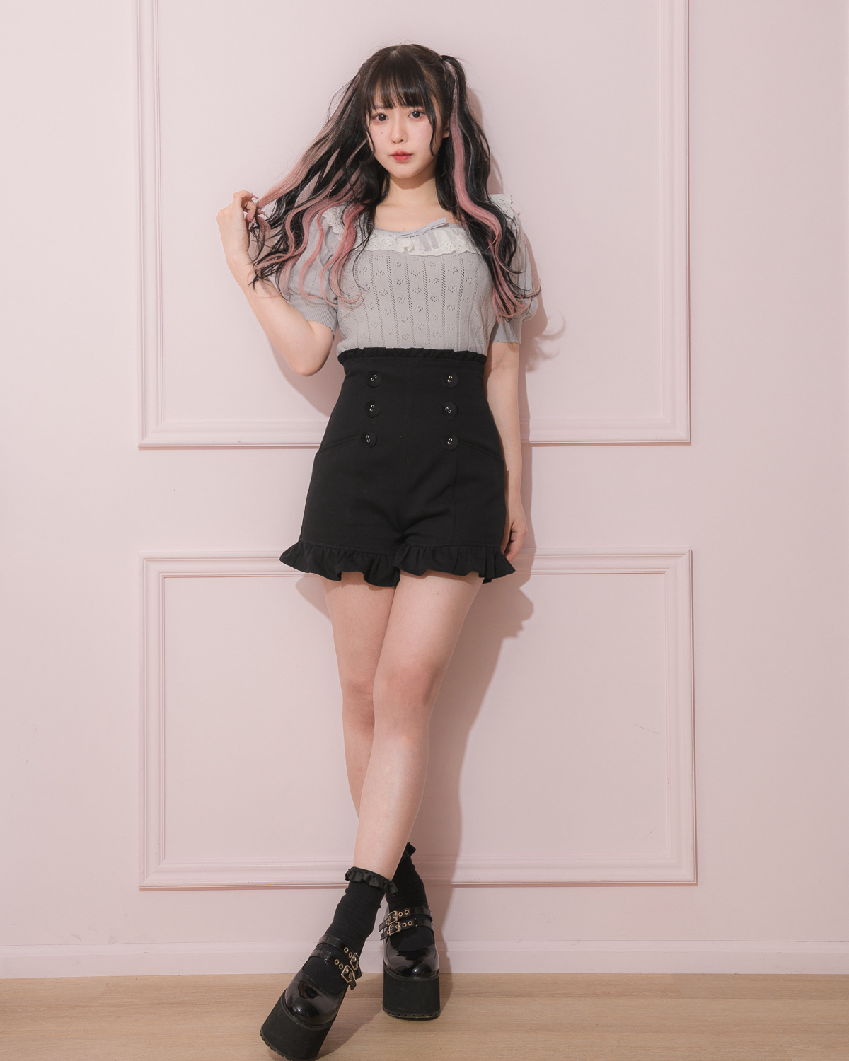 ハイウエストフリルショートパンツ