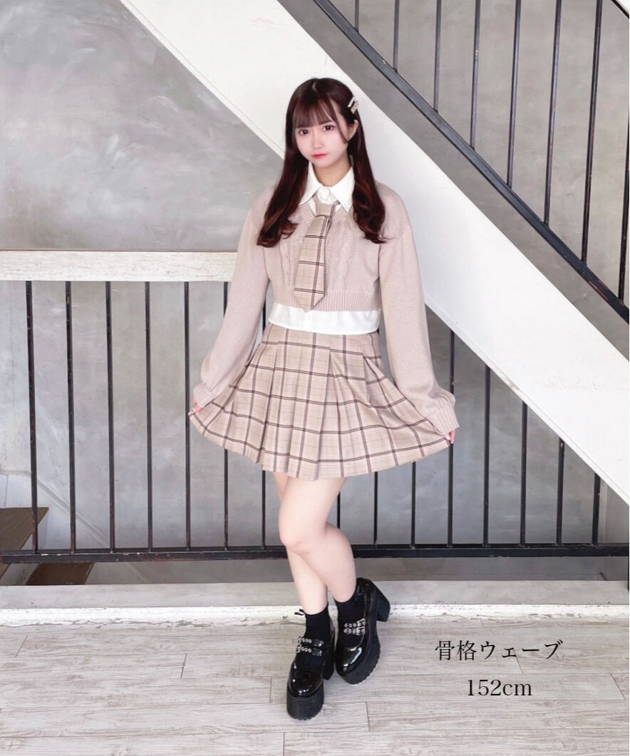 ネクタイ付きフレアプリーツスカート