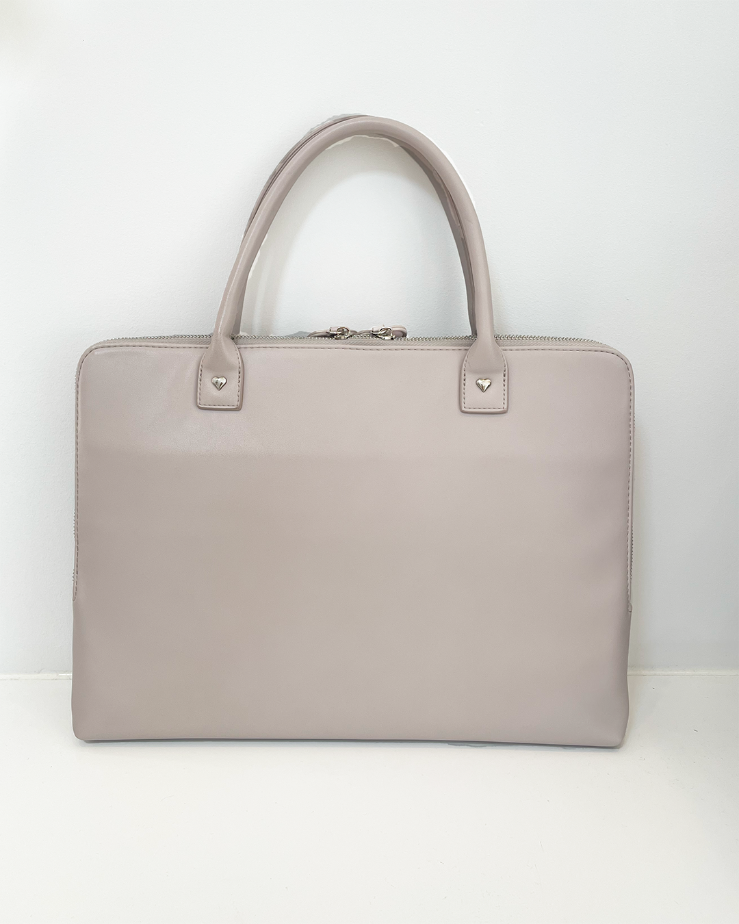 piumモノグラムPCバッグ