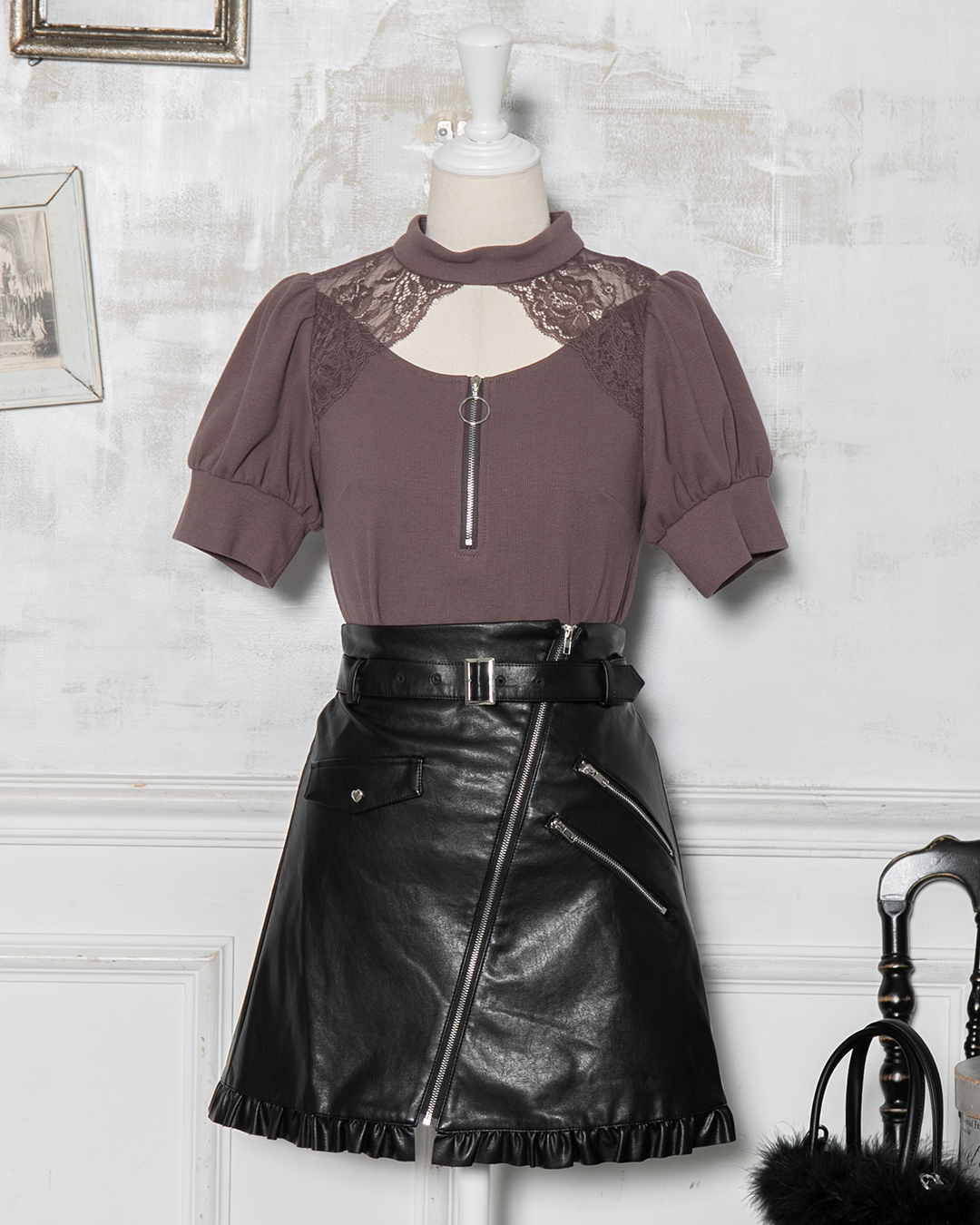 レースカットアウトハイネックカットソー