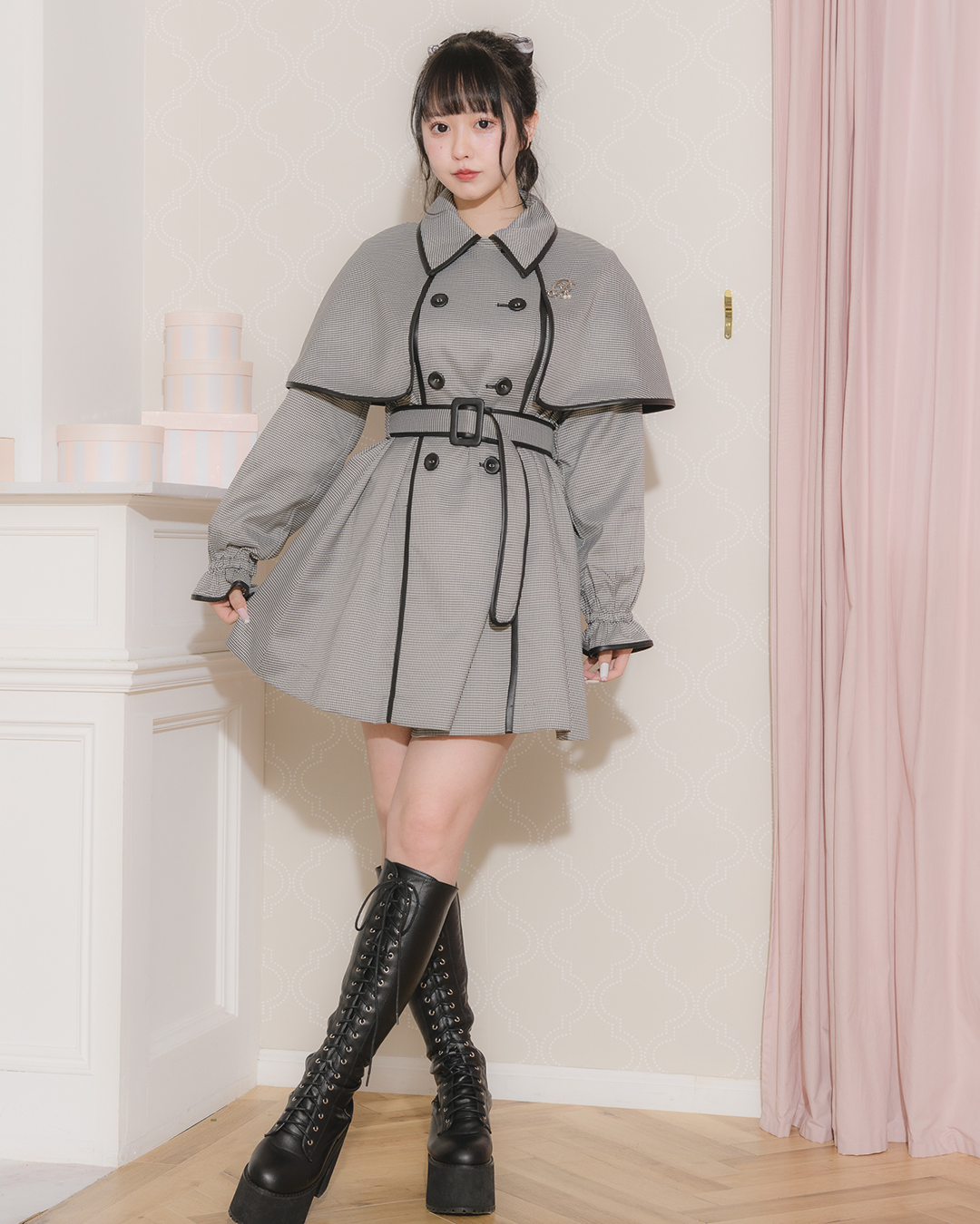 ケープ付きパイピングトレンチコート